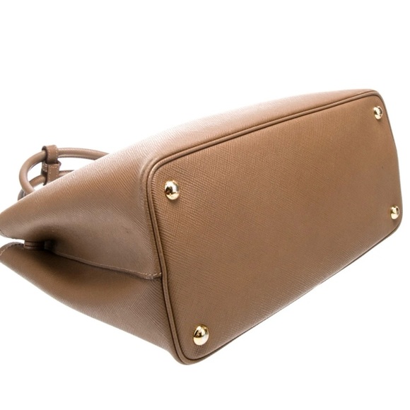 2018 Prada handbag with matching wallet - Picture 4 of 8